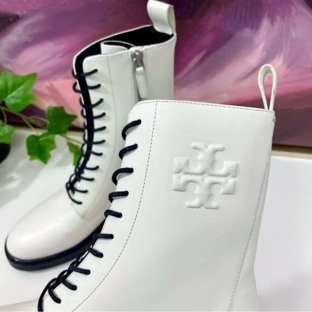 NWOB Tory Burch‎ Double-T Croc Embossed Combat Boot in Blanc Size 7.5
